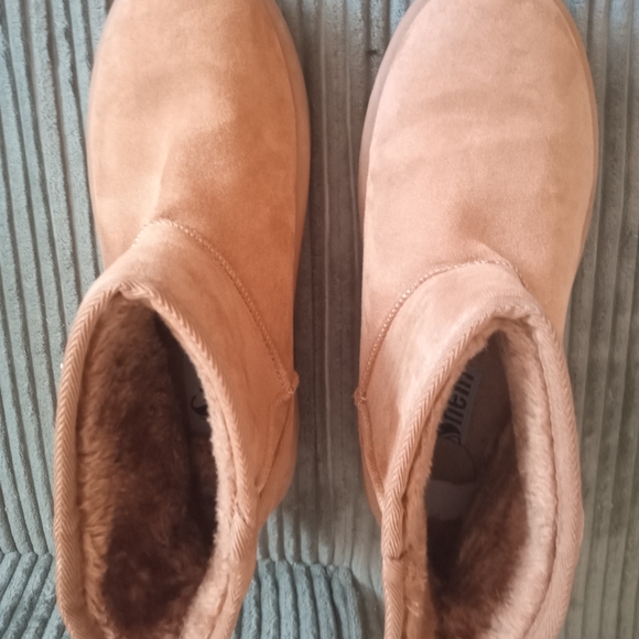 SHEIN Tan Ankle Boots - Picture 4 of 4